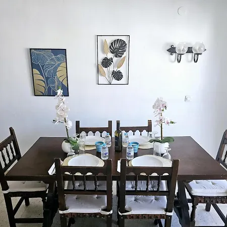 Lovely Town Centre * פואנגירולה